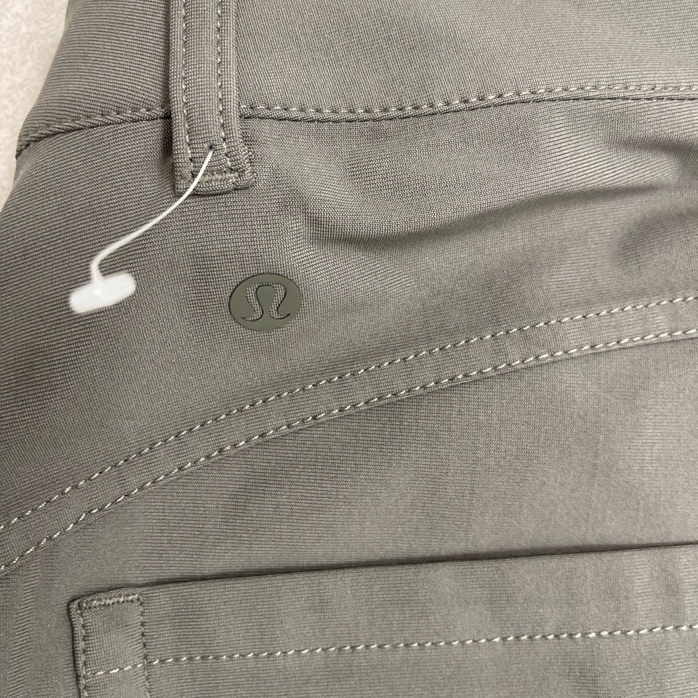 Wide leg Lululemon 7/8 Length Women's Pants In 27 With 5 Pkt Wide Leg *Utilitech - Picture 5 of 7